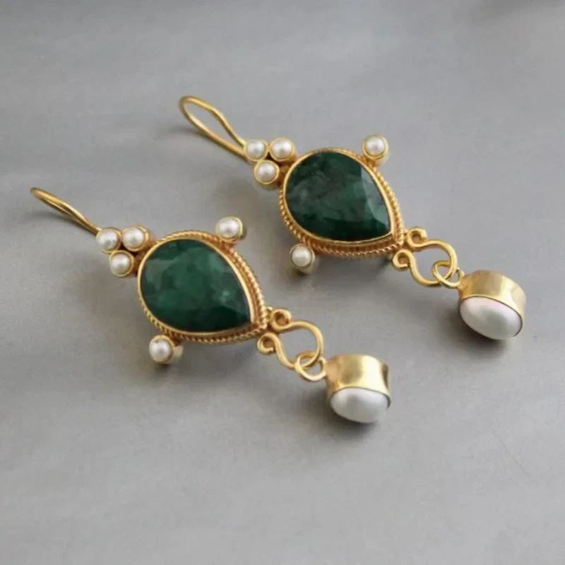 Vintage øreringe med rubin og perle